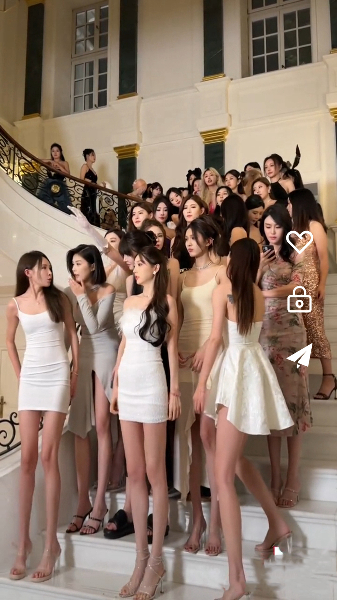 万万原创踩踏视频截图